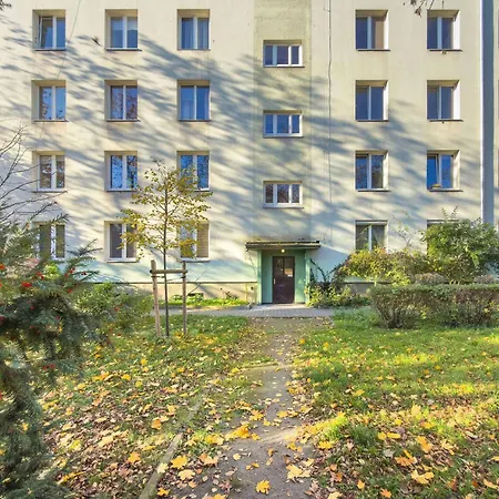 Апартаменты Elegant In Center With Desk And Air Conditioned Living By Renters *