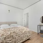Elegant In Center With Desk And Air Conditioned Living By Renters * ורוצלב