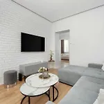 Elegant In Center With Desk And Air Conditioned Living By Renters ורוצלב