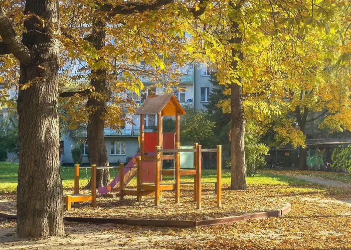 Elegant In Center With Desk And Air Conditioned Living By Renters Apartman Wrocław