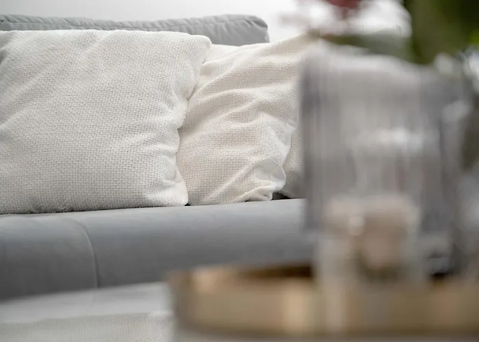 아파트 Elegant In Center With Desk And Air Conditioned Living By Renters